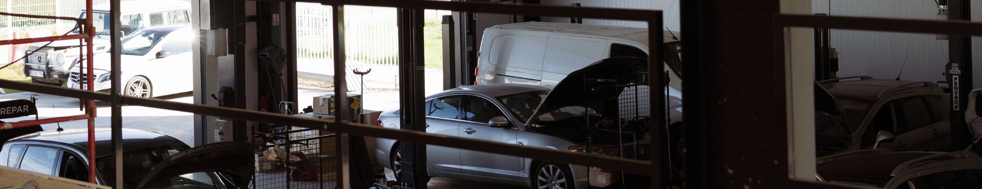 garage_menilot_interieur_bannière